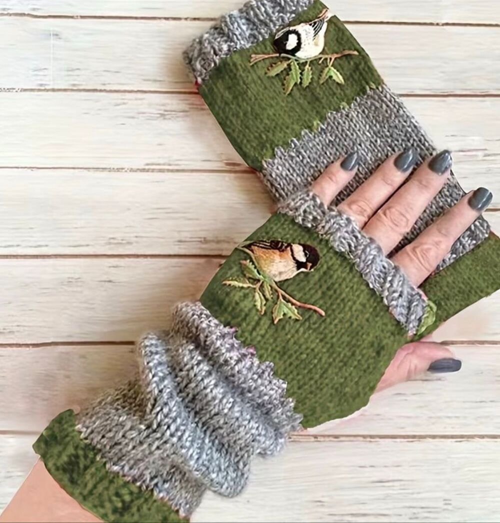 Italian Boutique Bohemian Fingerless Gloves Bird Embroidered Knit One Size NWOT